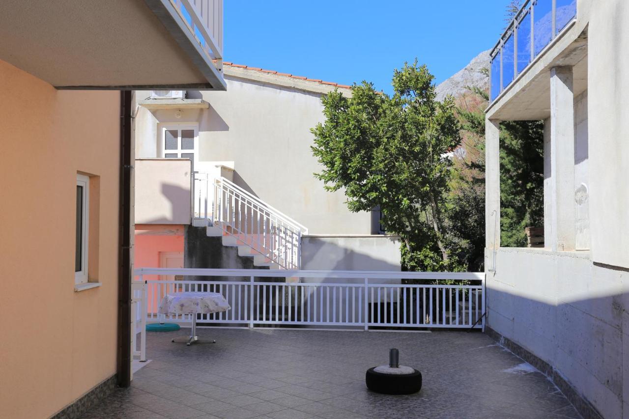 Apartments With A Parking Space Stanici, Omis - 2818 Tice Exterior photo
